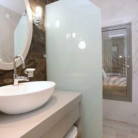 Hotel Dionysos &